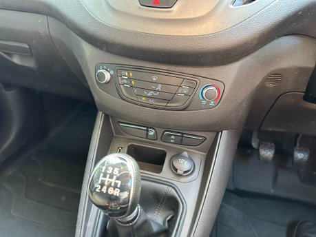 Ford Transit Courier TREND 1.5 TDCI 5dr 16