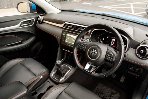 MG ZS EXCLUSIVE T-GDI 4