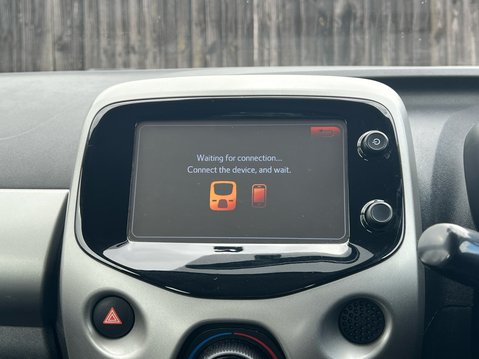 Toyota Aygo VVT-I X-PLAY X-SHIFT 24