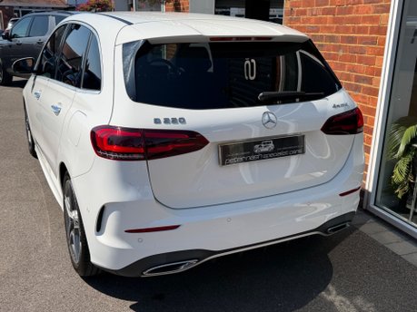 Mercedes-Benz B Class B 220 4MATIC AMG LINE PREMIUM 12