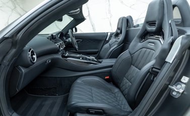 Mercedes-Benz AMG GT R Roadster 23