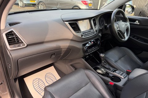 Hyundai TUCSON CRDI PREMIUM SE - 2 OWNERS - 10 HYUNDAI SERVICES  24