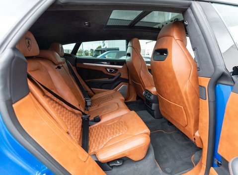 Lamborghini Urus 16