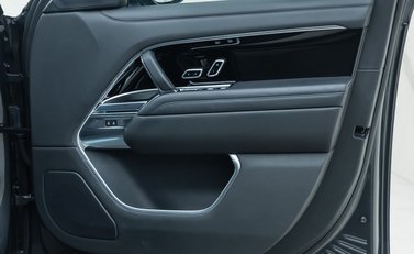 Land Rover Range Rover D350 AUTOBIOGRAPHY 29