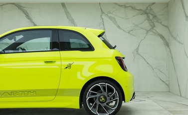 Abarth 500e Scorpionissima 42