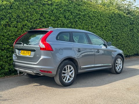 Volvo XC60 2.0 D4 SE Lux Nav SUV 5dr Diesel Auto Euro 6 (s/s) (190 ps) 4