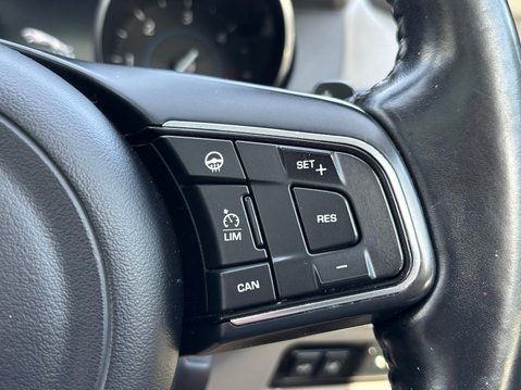Jaguar F-Pace PORTFOLIO AWD 25