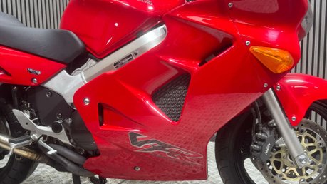 Honda VFR 2001 ONLY 13K FUEL INJECTED NON VTEC 1 OWNER NEW MOT 800CC 21