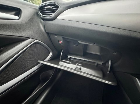 Vauxhall Crossland X SE 33