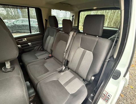 Land Rover Discovery 3.0 Discovery SE SDV6 Auto 4WD 5dr 38