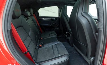 Porsche Cayenne GTS Coupé 14