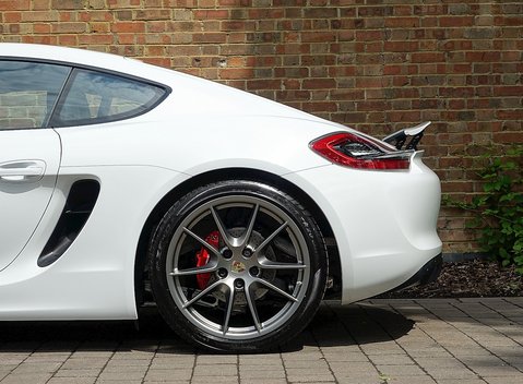 Porsche Cayman GTS 23