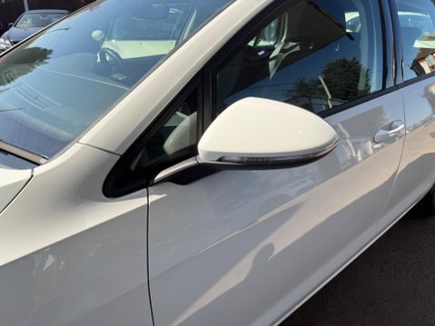 Volkswagen Golf 1.0 TSI BlueMotion Tech SE Nav DSG Euro 6 (s/s) 5dr 35