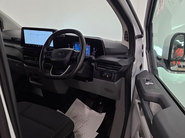Ford Transit Custom Transit Custom 280 L2 Diesel FWD 2.0 Eco Blue 136ps H1 Van Limited Auto 20