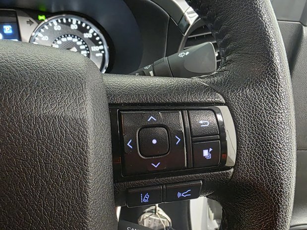 Toyota Hilux Toyota Hilux Diesel Icon D/Cab Pick Up 2.4 D-4D Auto 26