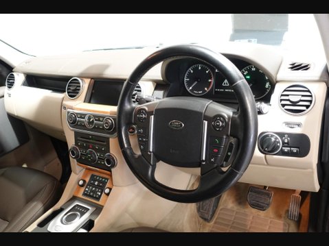 Land Rover Discovery 3.0 SD V6 HSE Auto 4WD Euro 5 (s/s) 5dr 14