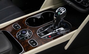 Bentley Bentayga W12 Mulliner 26