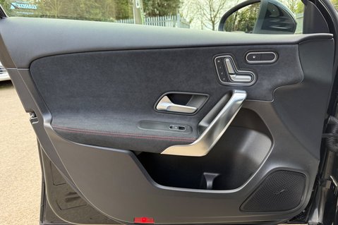 Mercedes-Benz A Class A 180 D AMG LINE PREMIUM PLUS - PAN ROOF -ELECTRIC SEATS 27