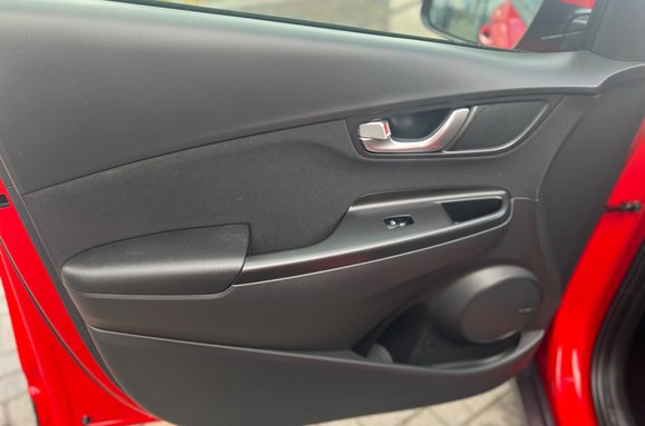 Hyundai KONA T-GDI PREMIUM MHEV 28