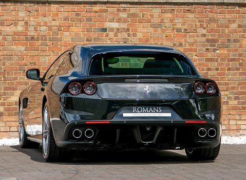 Ferrari GTC4 Lusso 16