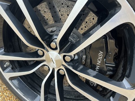 Aston Martin DBS V12 VOLANTE CARBON BLACK EDITION 49