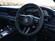 Porsche 911 Carrera 4 GTS HEV 13