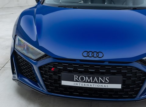 Audi R8 V10 PERFORMANCE CARBON BLACK SPYDER 32