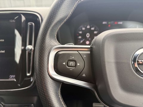 Volvo XC40 2.0 XC40 R-Design D3 Auto 5dr 22