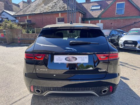 Jaguar E-Pace S 9
