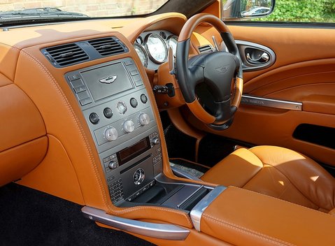 Aston Martin Vanquish S 18