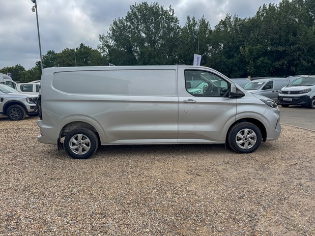 Ford Transit Custom AUTO LWB L2H1 Low Roof Limited 320 Air Con Alloys Cam Sensors EURO 6 5