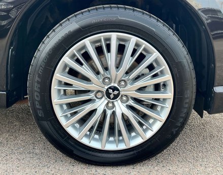 Mitsubishi Outlander 2.4 Outlander Dynamic PHEV CVT 4WD 5dr 15