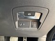 Land Rover Range Rover Velar R-DYNAMIC SE 42