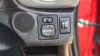 Toyota Yaris 1.33 Dual VVT-i Icon Plus Hatchback 5dr Petrol Multidrive S Euro 5 (99 ps) 26