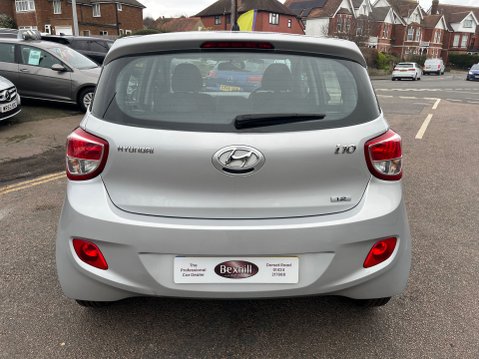 Hyundai i10 1.2 PREMIUM 5