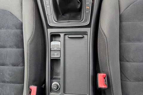 Volkswagen Golf GT EDITION TSI ACT BMT -£35 ROAD TAX -PANORAMIC SUNROOF -10 SERVICES 44