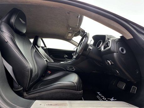 Aston Martin DB11 V12 43