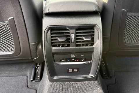 BMW 3 Series 330E M SPORT PHEV -VISIBILITY/TECH/PRO PACKS - HARMAN KARDON 24