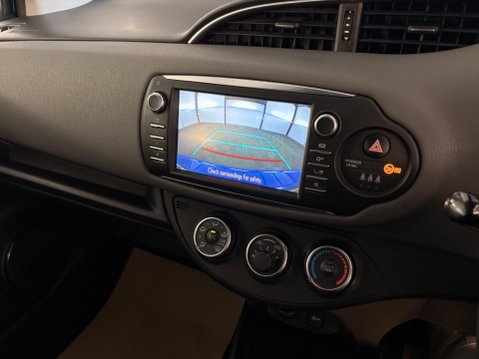 Toyota Yaris 1.5 VVT-i Icon Tech Euro 6 5dr 15