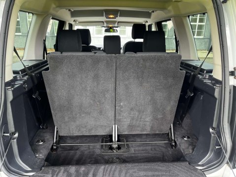 Land Rover Discovery 3.0 Discovery SE SDV6 Auto 4WD 5dr 40