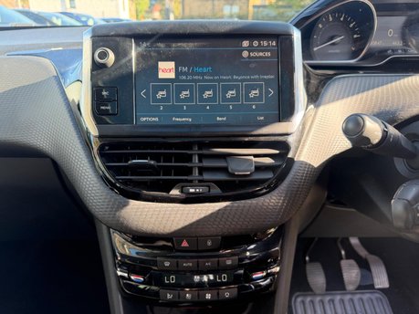 Peugeot 2008 PURETECH S/S ALLURE PREMIUM 16
