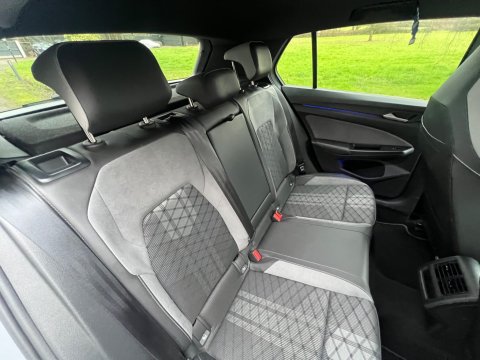 Volkswagen Golf R-LINE TDI DSG 42