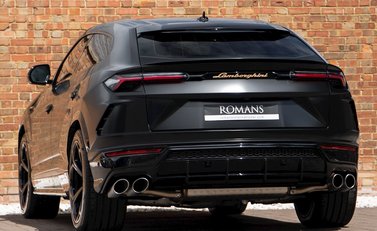 Lamborghini Urus 3