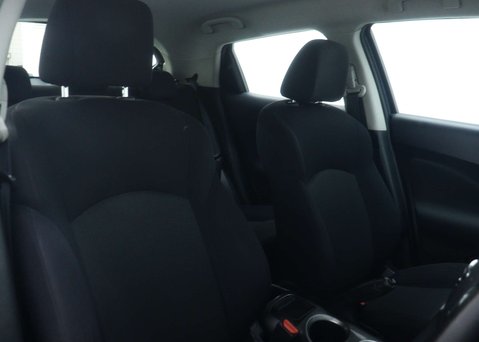 Nissan Juke 1.6 Acenta SUV 5dr Petrol Manual Euro 5 (s/s) (117 ps) 37