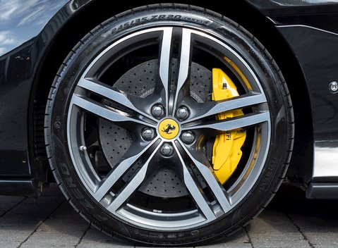 Ferrari Portofino 12