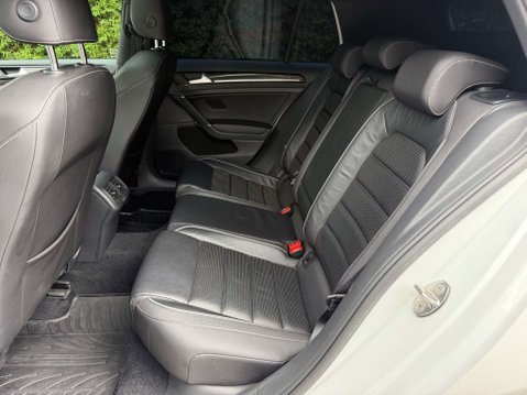 Volkswagen Golf 2.0 Golf R TSi 4Motion Semi-Auto 4WD 5dr 30
