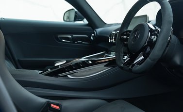 Mercedes-Benz AMG GT R PRO 13