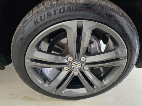 Volkswagen Touareg 3.0 TDI V6 BlueMotion Tech R-Line Plus Tiptronic 4WD Euro 6 (s/s) 5dr 59