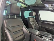 Volkswagen Touareg 3.0 Touareg V6 R-Line+ TDI BlueMotion Technology Auto 4WD 5dr 30