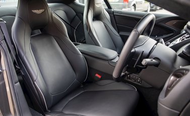 Aston Martin Vanquish S 12